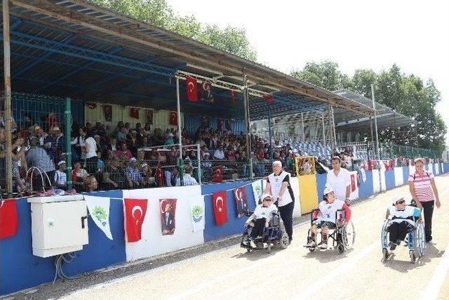 Ergene’de Engelsiz Atletizm Yarışması Yapıldı