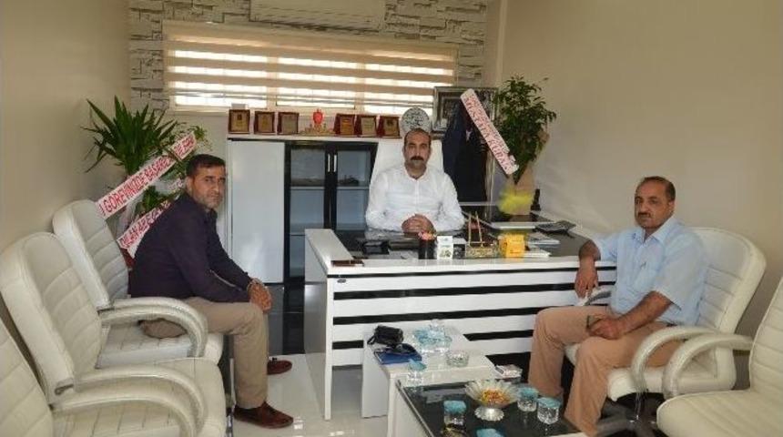 Viranşehir Zahireciler Ve Borsa Dernek Başkanı Remzi Atan, Tebrikleri Kabul Ediyor