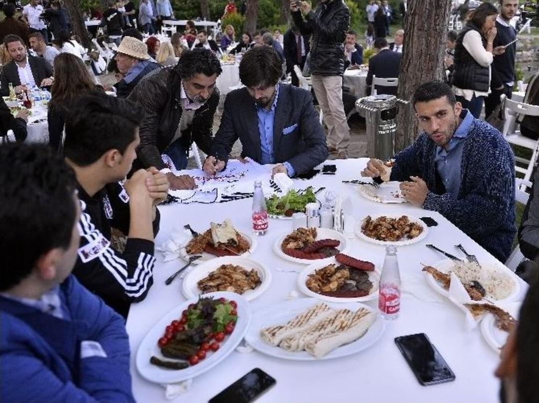 Beşiktaş, Barbek&uuml; Partisi D&uuml;zenledi