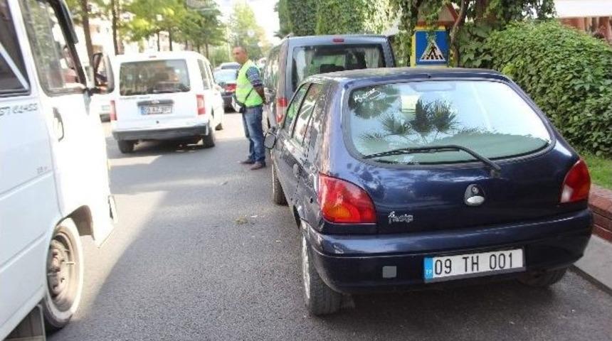 &Ccedil;arpıp Giden Aracı Pe&ccedil;ete İle İhbar Ettiler