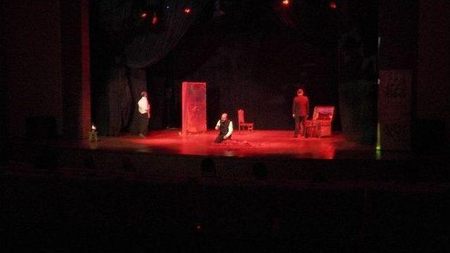 Gaziantep&rsquo;te Mehmet Akif Ersoy Tiyatro G&ouml;sterisi İle Anlatıldı 1