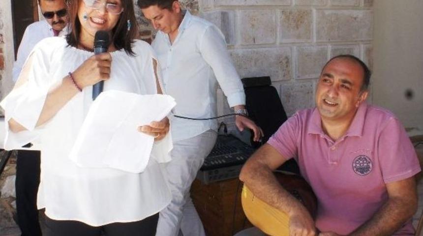 Mantı Yapıp &Uuml;niversite &Ouml;ğrencilerine Destek Oluyorlar