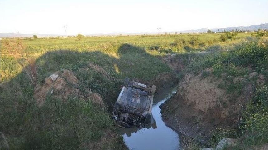 Otomobil Sulama Kanalına D&uuml;şt&uuml;: 1 Yaralı