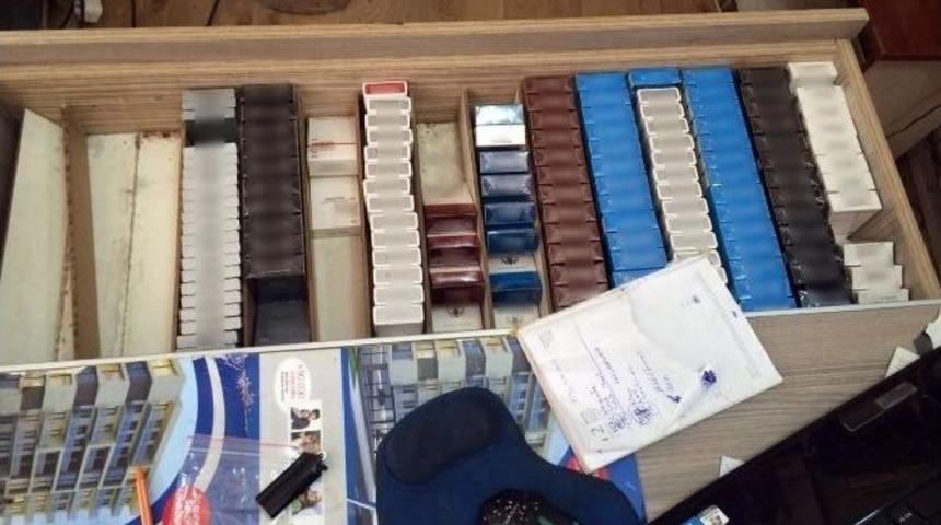 İzmir&rsquo;de Ka&ccedil;ak İ&ccedil;ki Ve Sigara Operasyonu