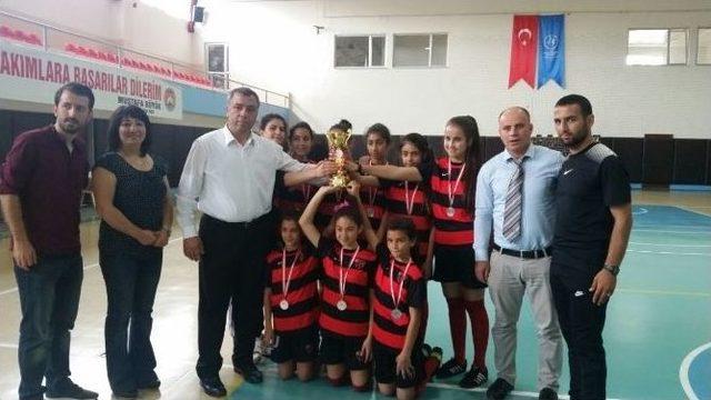 Okullarası Küçük Kızlar Futsal Müsabakaları