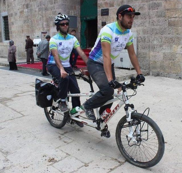 (&ouml;zel Haber) G&ouml;rme Engelli Bisiklet&ccedil;i Diyar Diyar Geziyor 1