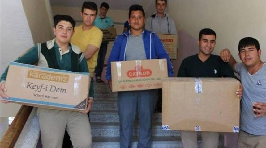 Acıg&ouml;l İmam Hatip Lisesi &Ouml;ğrencilerinden T&uuml;rkmenlere Yardım