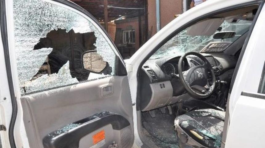 Borcu Y&uuml;z&uuml;nden Elektriği Kesilen Şahıs, Dicle Elektrik&rsquo;e Saldırdı