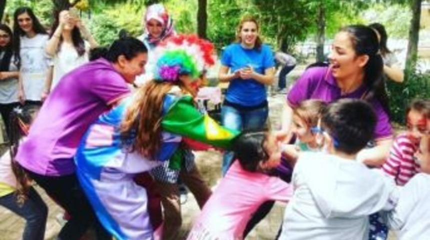 Uğur&rsquo;lu &Ouml;ğrenciler G&ouml;n&uuml;ll&uuml; Rehber Oldu