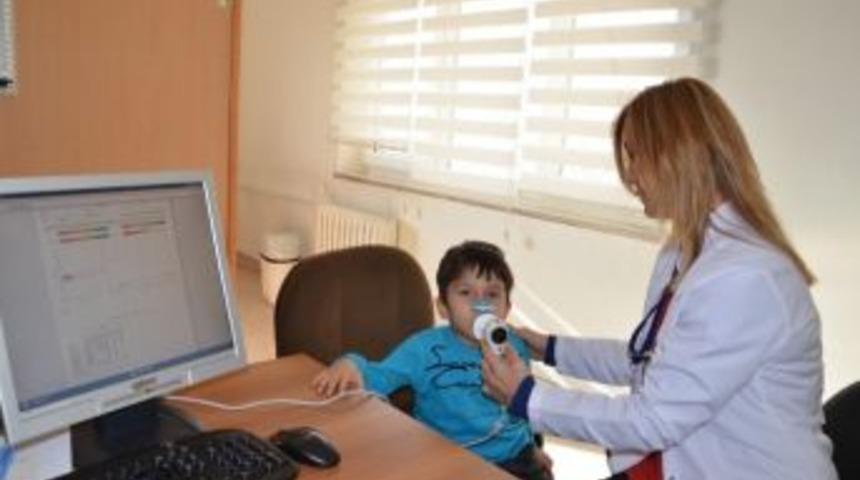 &Ccedil;ocuk Hastalara Solunum Fonksiyon Testi Yapılmaya Başladı