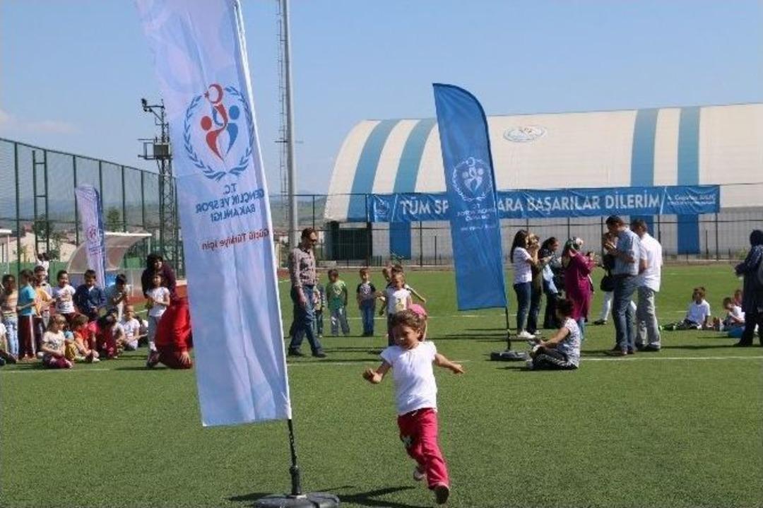 Geleneksel &Ccedil;ocuk Oyunları Şenliği