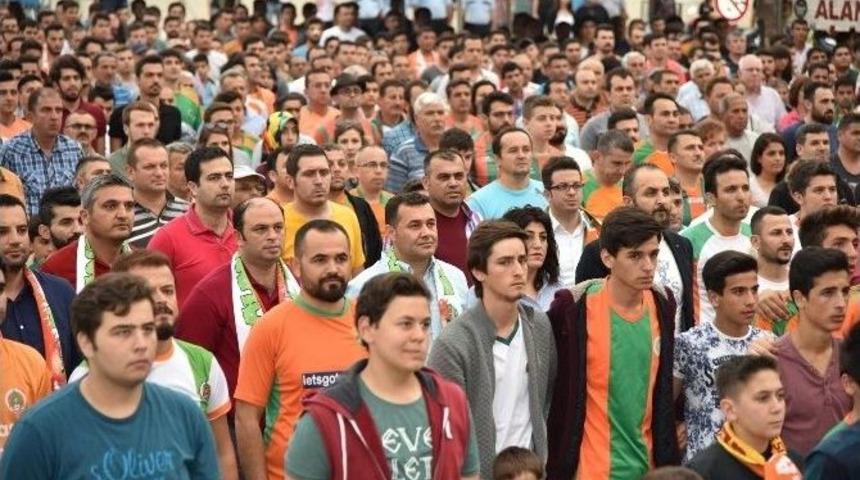 Alanyaspor&rsquo;un Kritik Ma&ccedil;ı Dev Ekranda İzlenecek