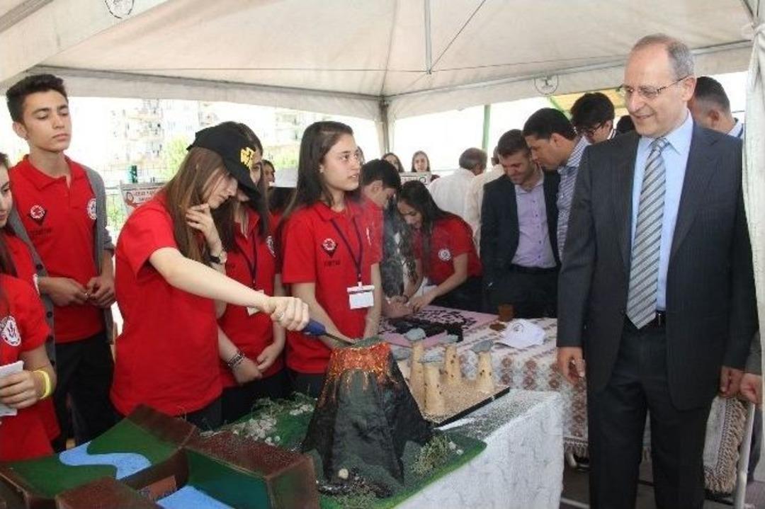 Vedat Top&ccedil;uoğlu Anadolu Lisesinde Bilim Şenliği Start Aldı