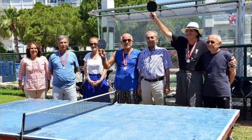 İhtiyar Delikanlılar Madalyalarını Aldı