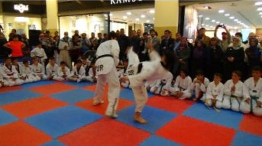 Forum Avm&rsquo;de 19 Mayıs Etkinliği