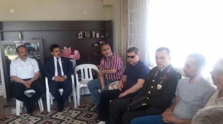 Gaziler Ve Şehit Aileleri Vakfından Gazi &Uuml;steğmene Ziyaret