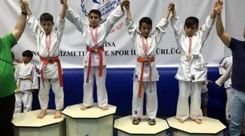 Manisa B&uuml;y&uuml;kşehir&rsquo;den Judoda B&uuml;y&uuml;k Başarı