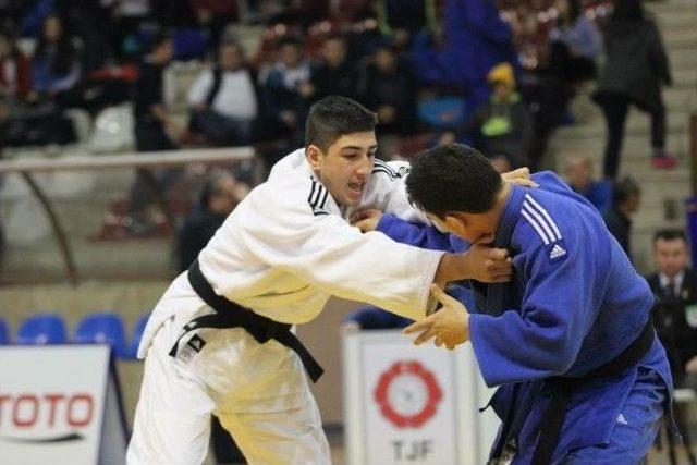 Manisa Büyükşehir’den Judoda Büyük Başarı