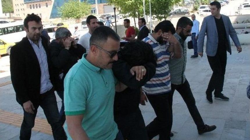 Elazığ&rsquo;daki Işid Operasyonunda G&ouml;zaltına Alınan 7 Ş&uuml;pheli Adliyeye Sevk Edildi