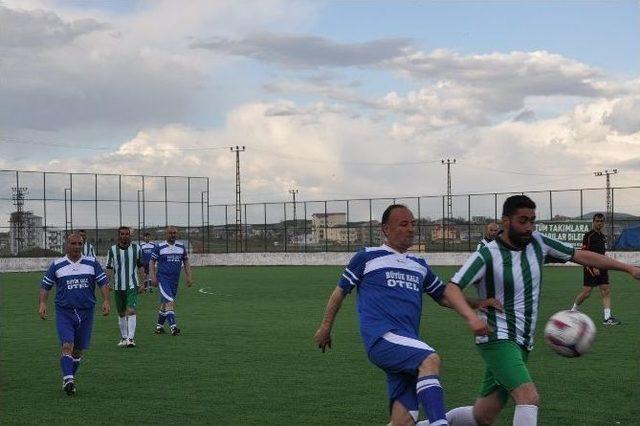Kars&rsquo;ta Kurumlar Arası Futbol Turnuvası 1