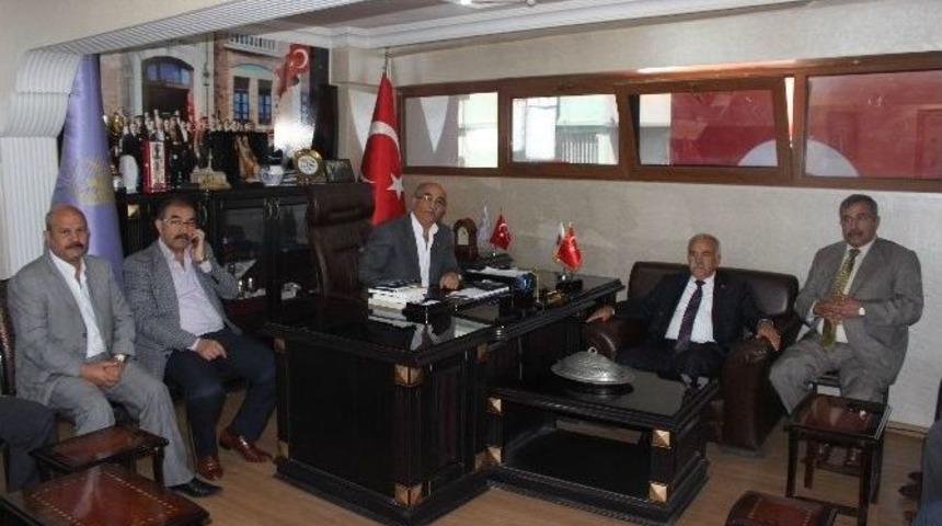 S&ouml;z&uuml;tek İle Y&ouml;netim Kurulu &Uuml;yeleri Kesob&rsquo;u Ziyaret Etti