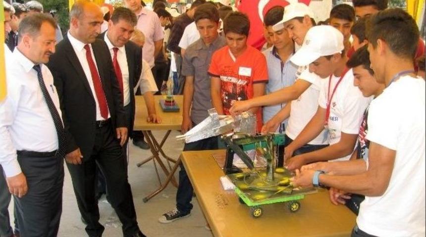 Araban Anadolu Lisesinde 4006 Tubitak Bilim Fuarı A&ccedil;ıldı