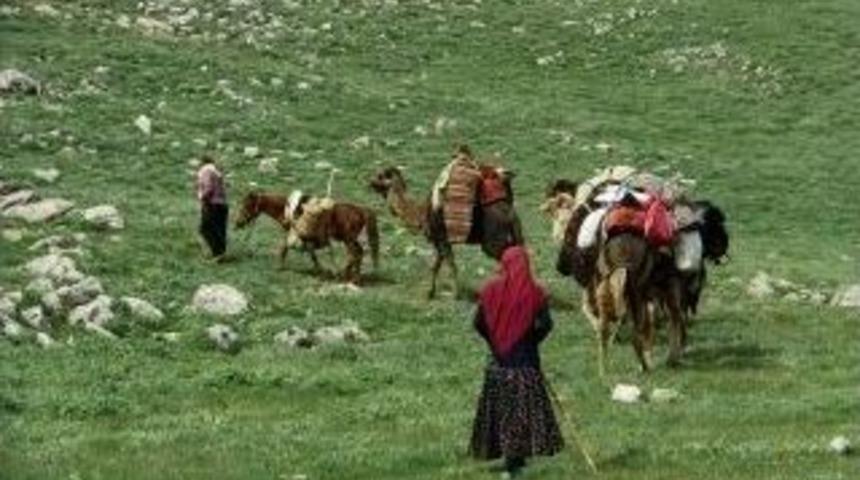 Sarıke&ccedil;ili Y&ouml;r&uuml;klerin Hikayesi Kitaplaşıyor