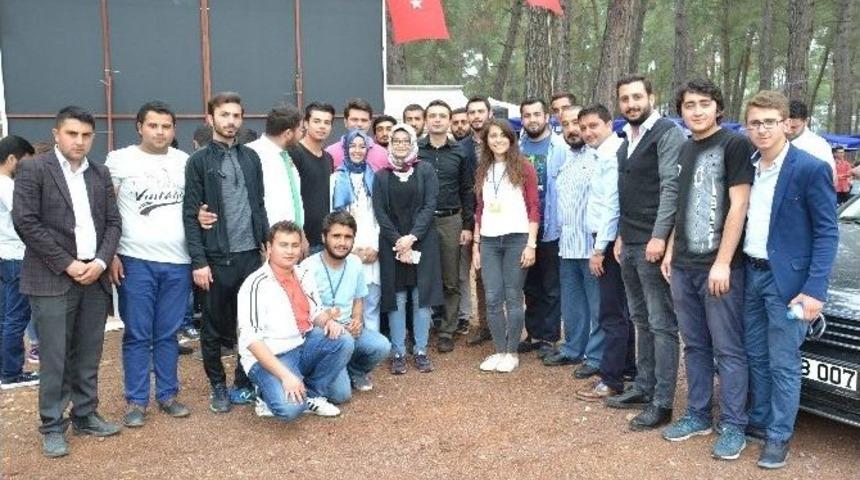 &Uuml;niak &Uuml;yeleri Piknikte Buluştu