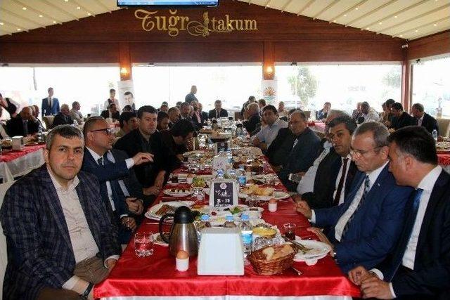 Malkoç: “türkiye’nin En Önemli Olayı Anayasa Değişikliği”