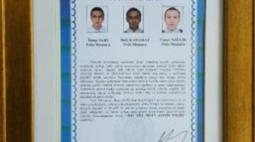 Polise Ateş A&ccedil;an Uyuşturucu Zanlısını Yakalayanlar Ayın Polisi Se&ccedil;ildi