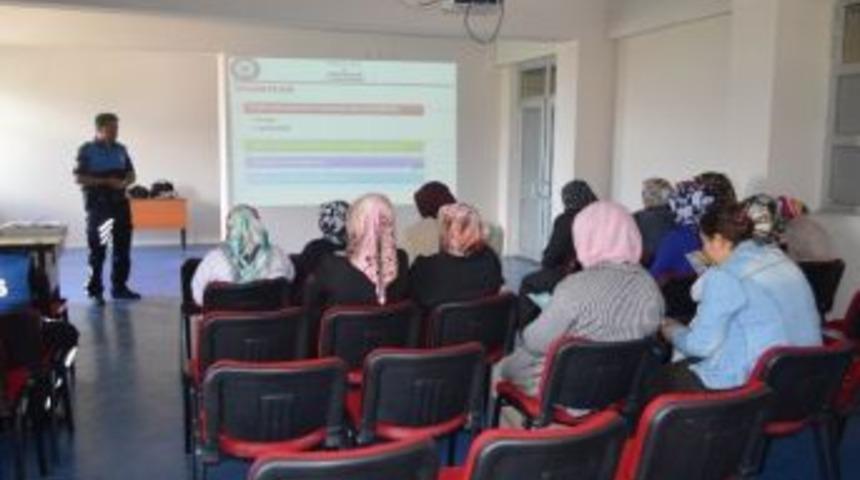 Kursiyerlere Bilgilendirme Toplantısı Yapıldı