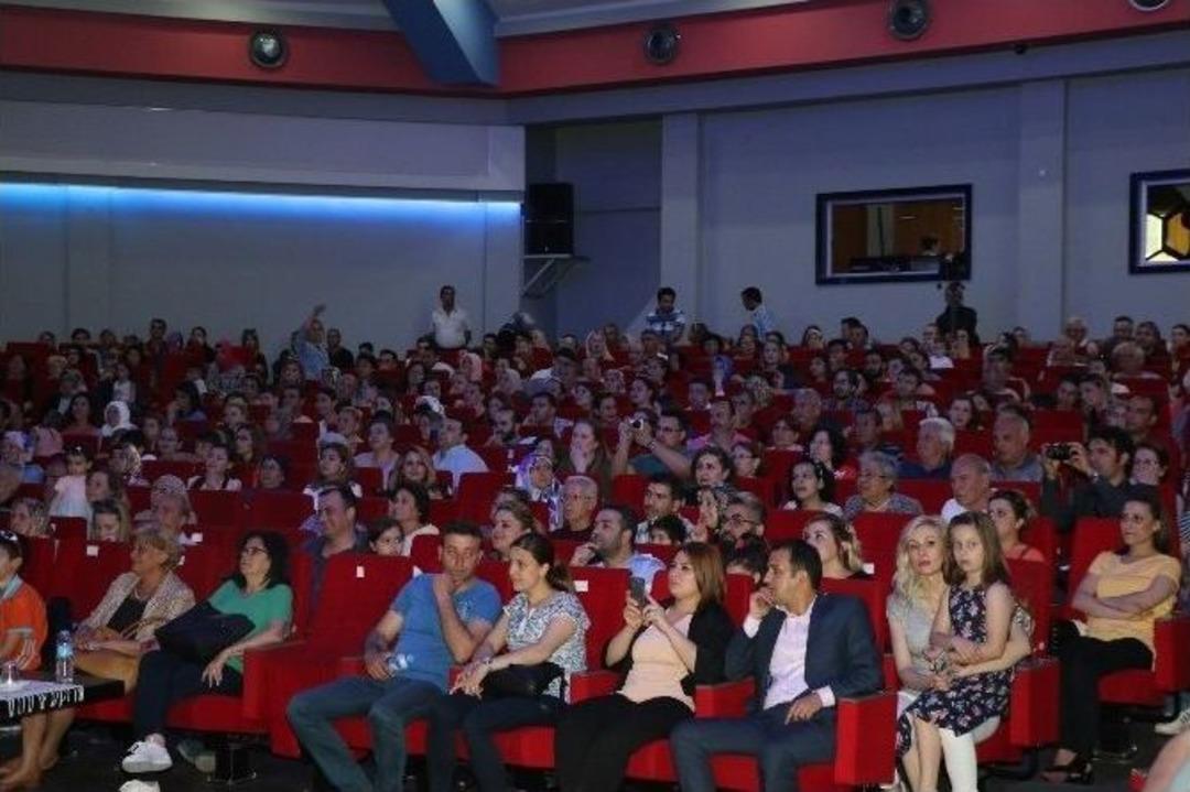 Minik &Ouml;ğrencilerden Yıl Sonu G&ouml;sterisi