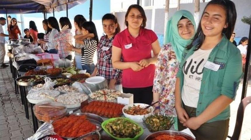 &Ouml;ğrencilerden Resim Sergisi Ve Kermes