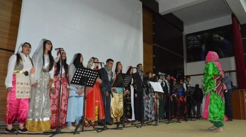 Siirt&rsquo;te 33 Dil Ve Leh&ccedil;ede Konser Verildi