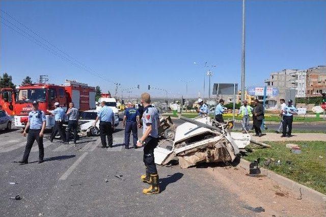 Gaziantep’te Zincirleme Kaza: 1 Ölü, 1 Ağır Yaralı