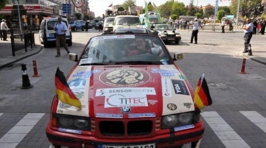 D&uuml;nyaca &Uuml;nl&uuml; Dostluk Ve Barış Rallicileri Uşak&rsquo;ta