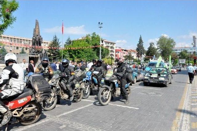 D&uuml;nyaca &Uuml;nl&uuml; Dostluk Ve Barış Rallicileri Uşak&rsquo;ta 1