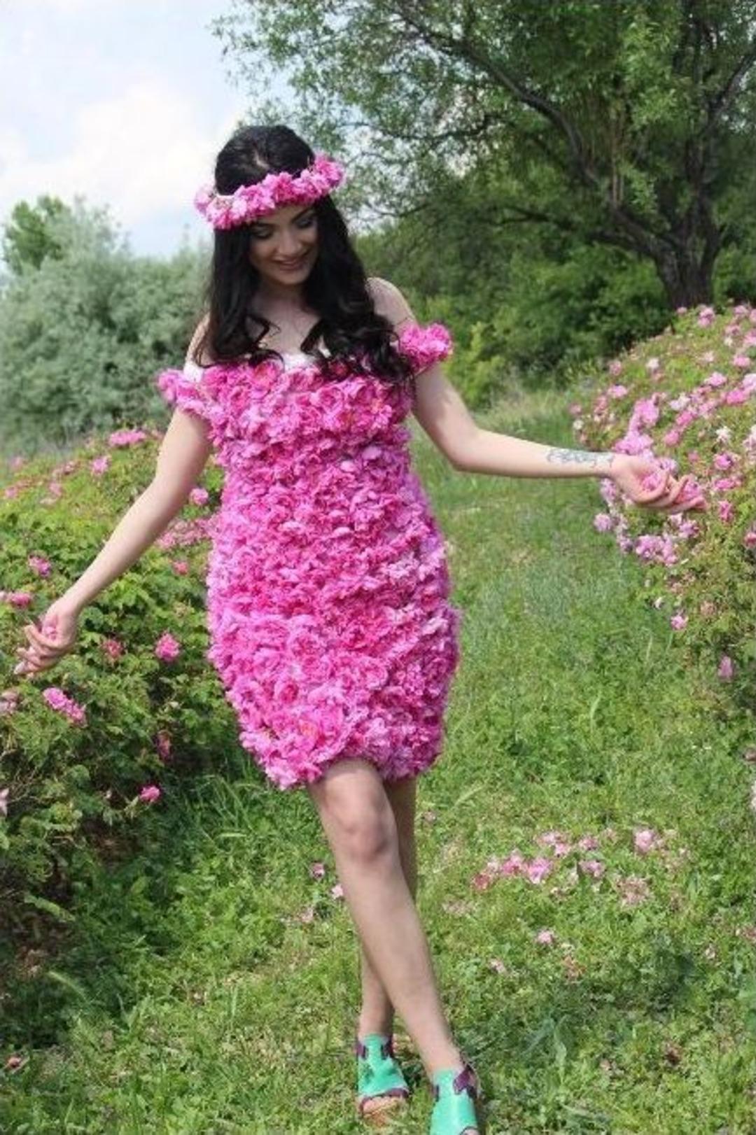 G&uuml;l Bah&ccedil;esinde Moda Esintisi