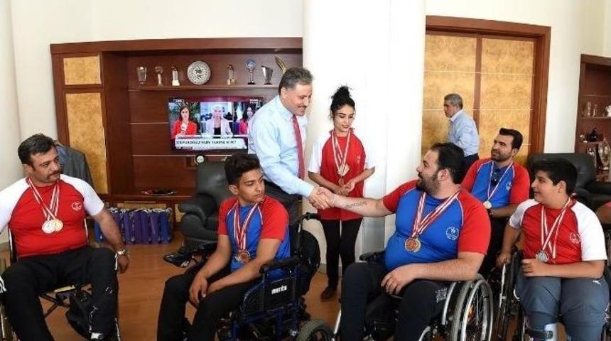 B&uuml;y&uuml;kşehir Engelli Sporcuları 6 Altın, 8 G&uuml;m&uuml;ş, 4 Bronz Madalya Kazandı