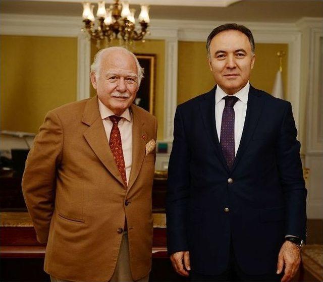 Vali Altıparmak, Osmanlı Hanedanı Osmanağaoğlu&rsquo;nu Ağırladı 1