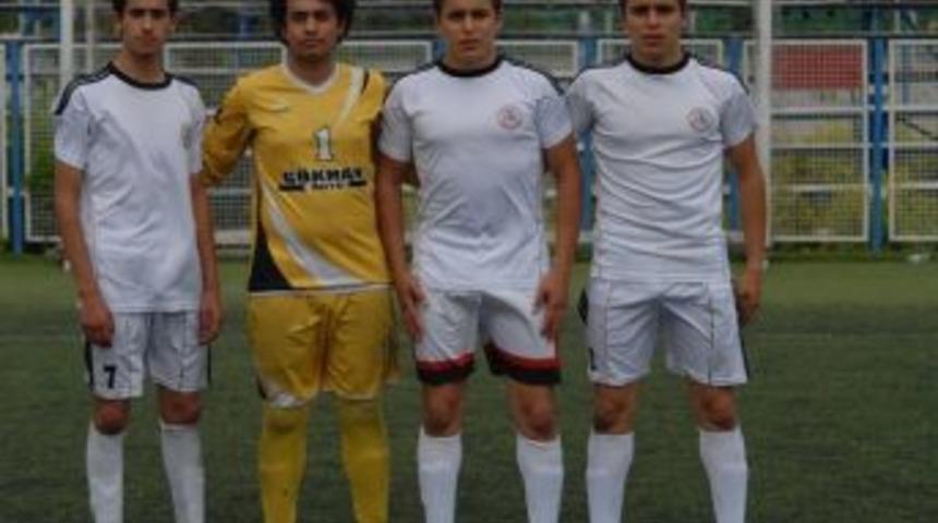 -iki İkiz Kardeş Aynı Takım İ&ccedil;in Ter D&ouml;k&uuml;yor