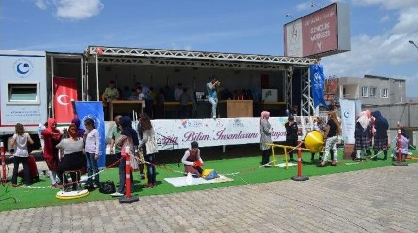 Bilim Tırı Kahta İl&ccedil;esinde