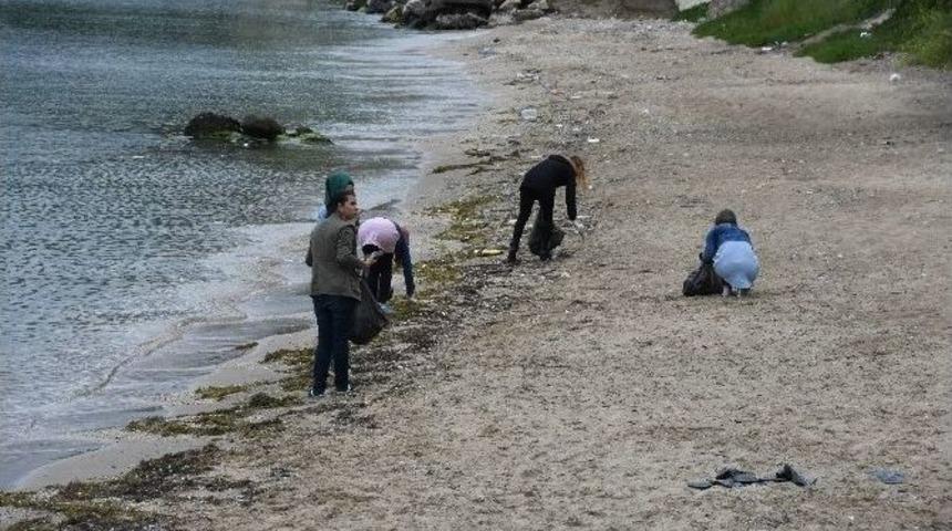 Sahilleri Temizlediler