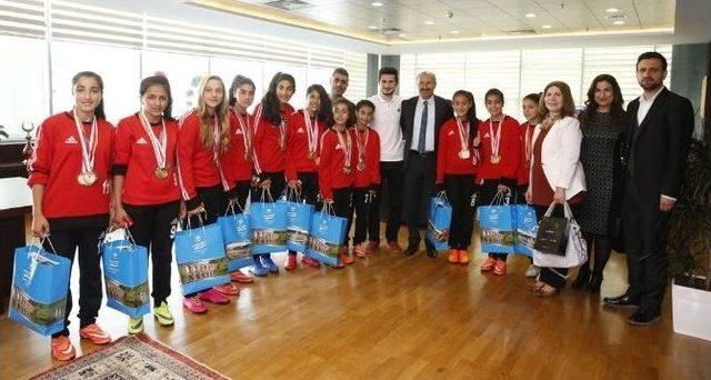 Mevlana Ortaokulu Sultangazi&rsquo;nin Gururu Oldu 1