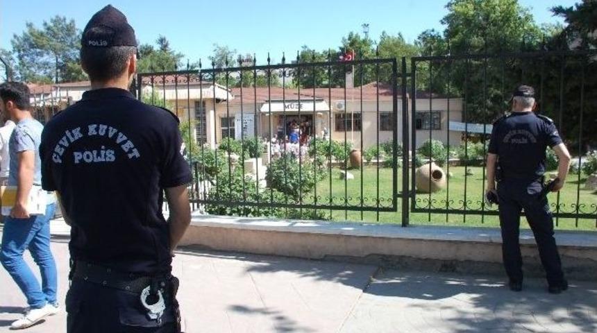 M&uuml;ze &Ccedil;evresinde Geniş G&uuml;venlik &Ouml;nlemleri Alındı