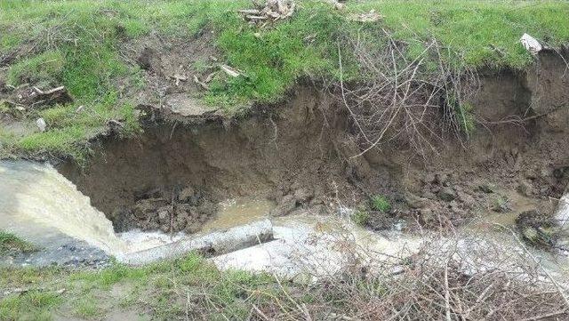 Devrekani’de Şiddetli Yağış Hayatı Olumsuz Etkiledi 1