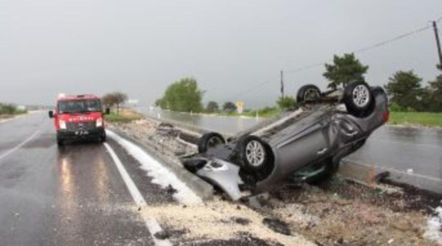 Kastamonu&rsquo;da Otomobil Takla Attı: 3 Yaralı