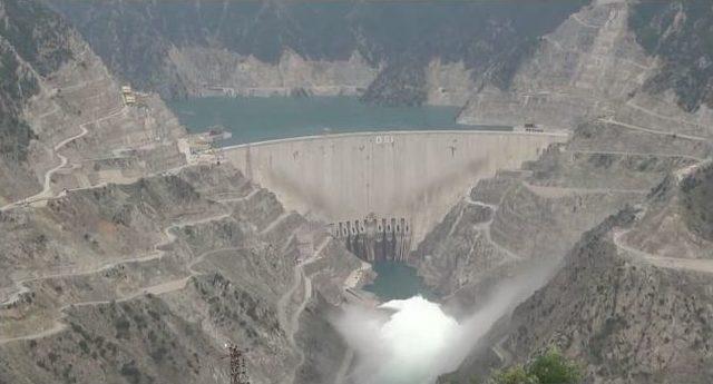 Deriner Barajı&rsquo;nda Su Seviyesi Maksimuma Ulaştı 1