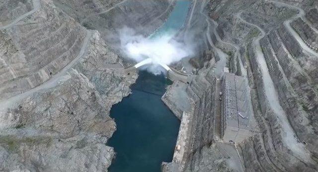 Deriner Barajı&rsquo;nda Su Seviyesi Maksimuma Ulaştı 2