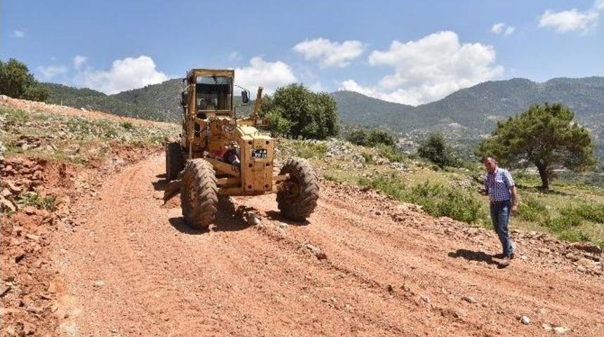 Yeni A&ccedil;ılan Yollarda Asfalt Hazırlığı Devam Ediyor